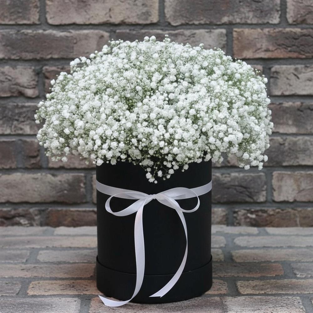 Цветочная композиция из Гипсофила в шляпной коробке в Муром