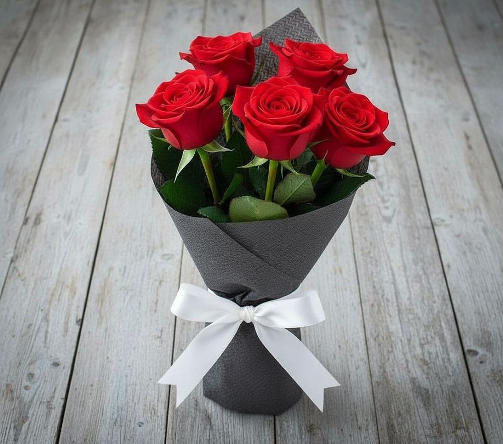 Букет 5 Красных роз Эдлесс Лав в Муром