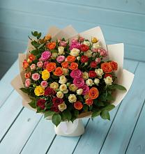 Букет Микс из разноцветных кустовых роз в Муром