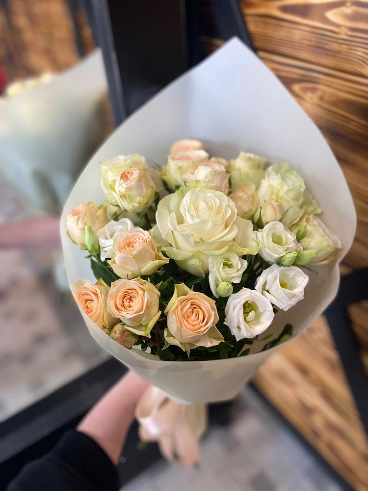 Букет цветов из: Розы и Лизиантусы в Муром